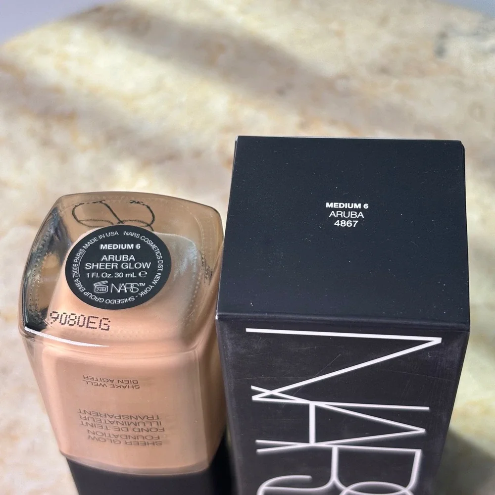 NARS Sheer Glow Foundation 1oz Medium 6 Aruba Radiant Finish 4867